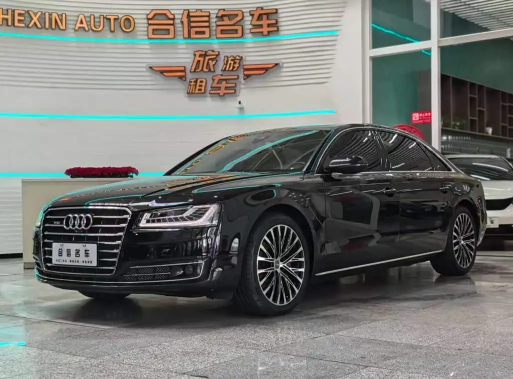 Audi A8 2017, фото 1