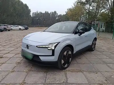 Volvo EX30 2024