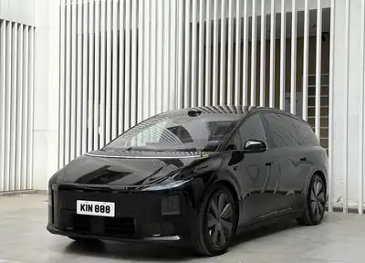 Li Auto i8 2025