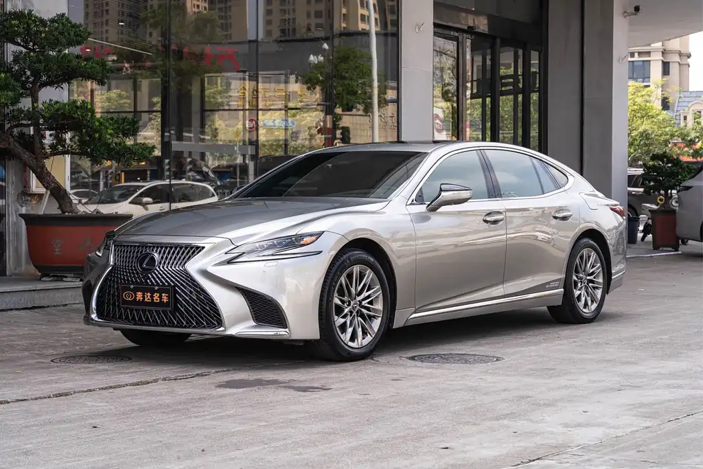 Lexus LS 2018, фото 1