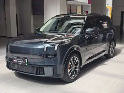 Lynk & Co 900 2025