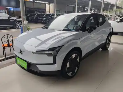 Volvo EX30 2024
