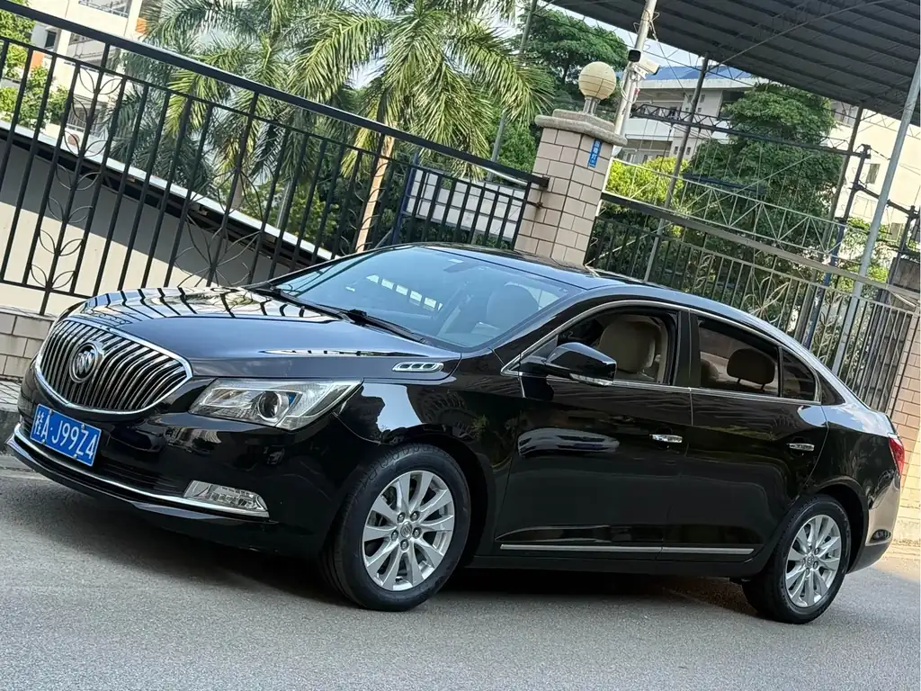 Buick LaCrosse 2015, фото 1