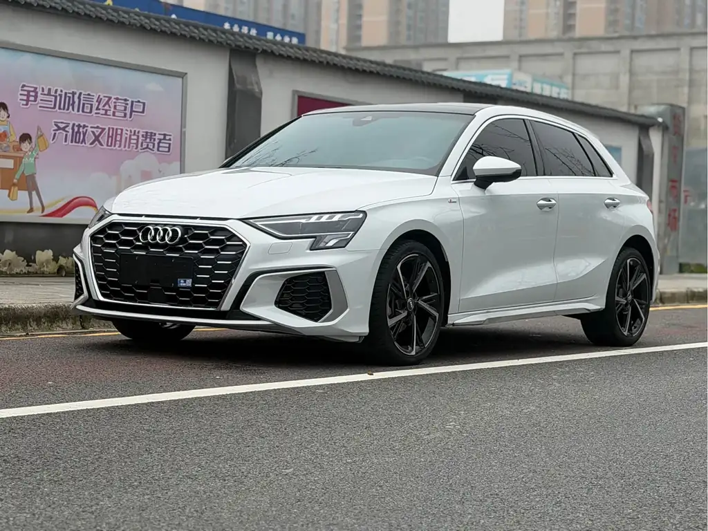 Audi A3 2022, фото 1