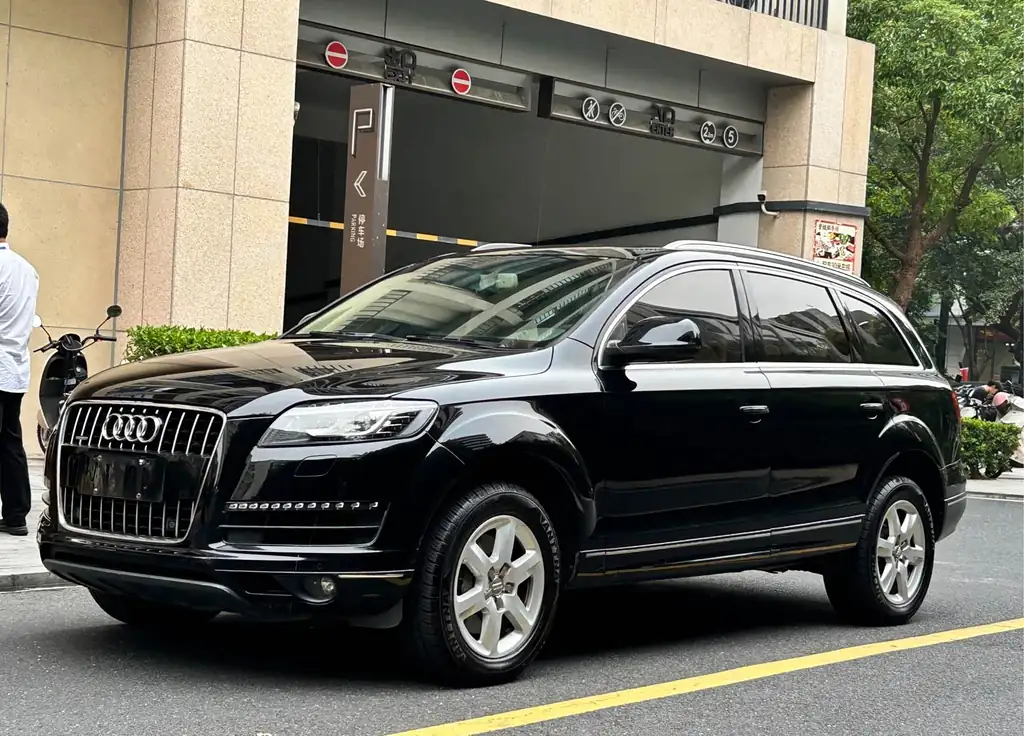 Audi Q7 2011, фото 1