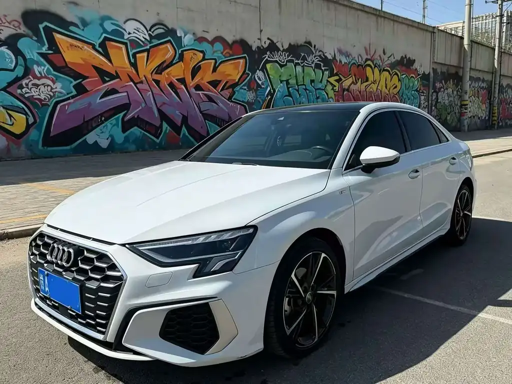 Audi A3 2021, фото 1