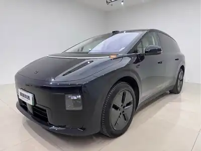 Li Auto i8 2025