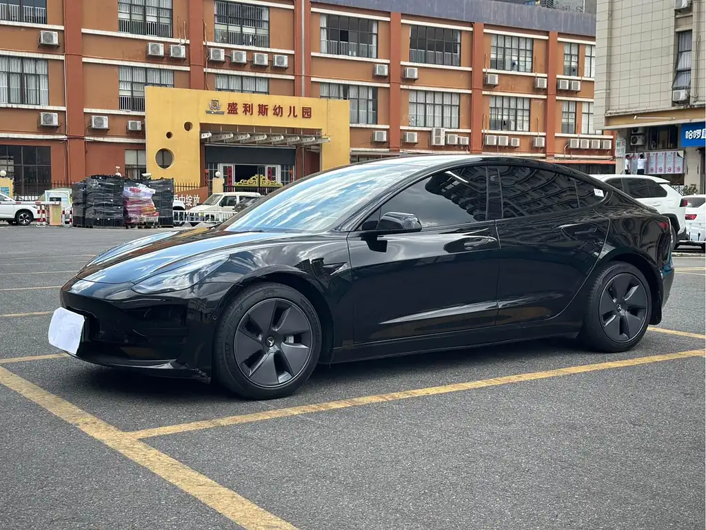 Tesla Model 3 2023, фото 1