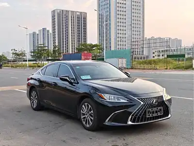 Lexus ES 2023