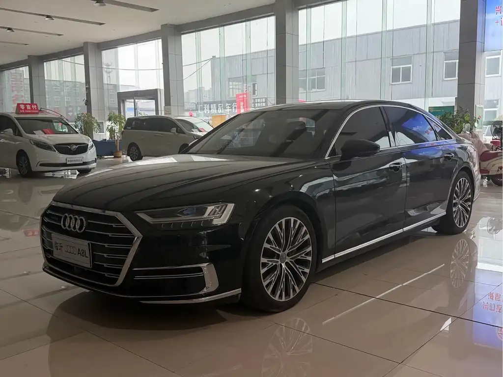 Audi A8 2019, фото 1