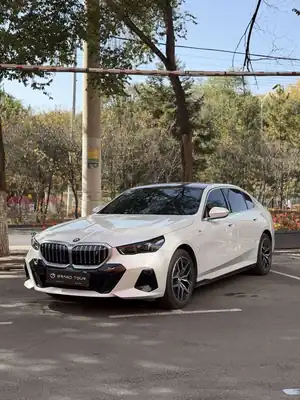 BMW i5 2025