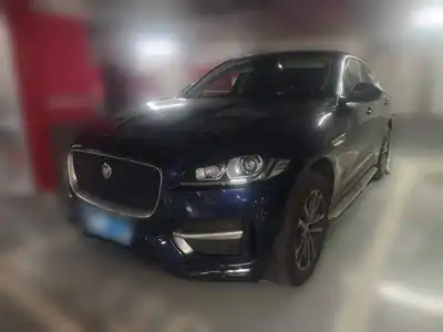 Jaguar F-PACE 2018