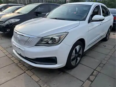 Dongfeng E70 2022