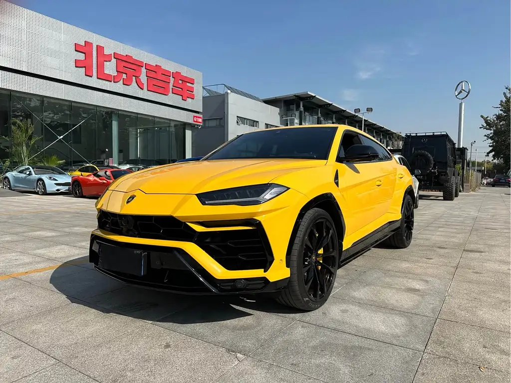 Lamborghini Urus 2022, фото 1