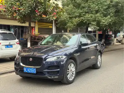Jaguar F-PACE 2016