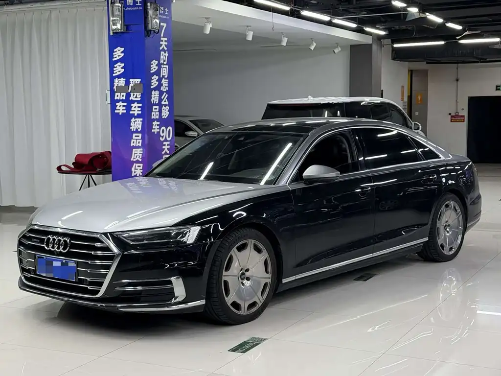 Audi A8 2021, фото 1