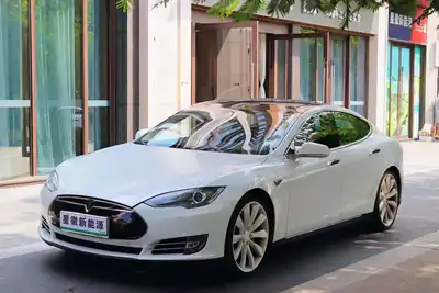 Tesla Model S 2014