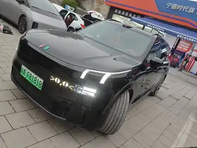 Lynk & Co 900 2025