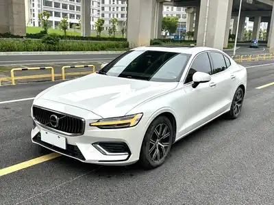 Volvo S60 2023