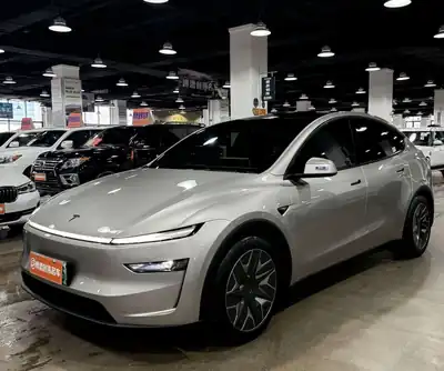 Tesla Model Y L 2026
