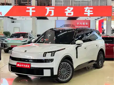Lynk & Co 900 2025