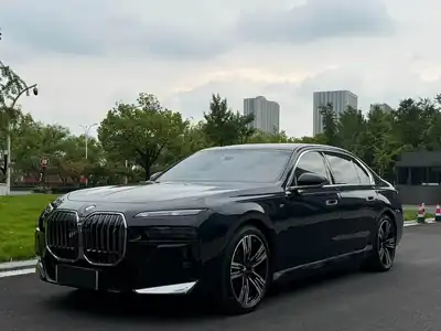 BMW i7 2024
