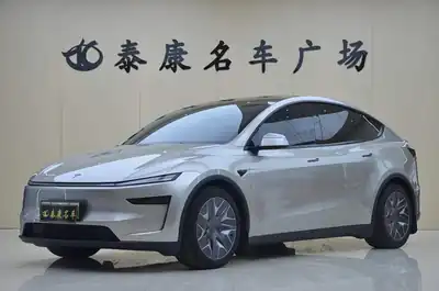 Tesla Model Y L 2026