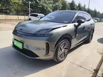 Lynk & Co 08 EM-P 2024