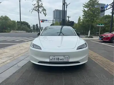 Tesla Model 3 2024