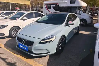 Volvo V40 2018