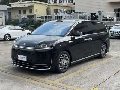 Luxeed V9