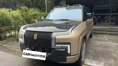 Yangwang U8 L 2025