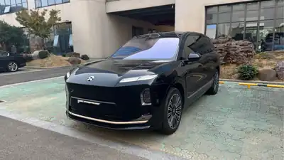 NIO ES8 2025
