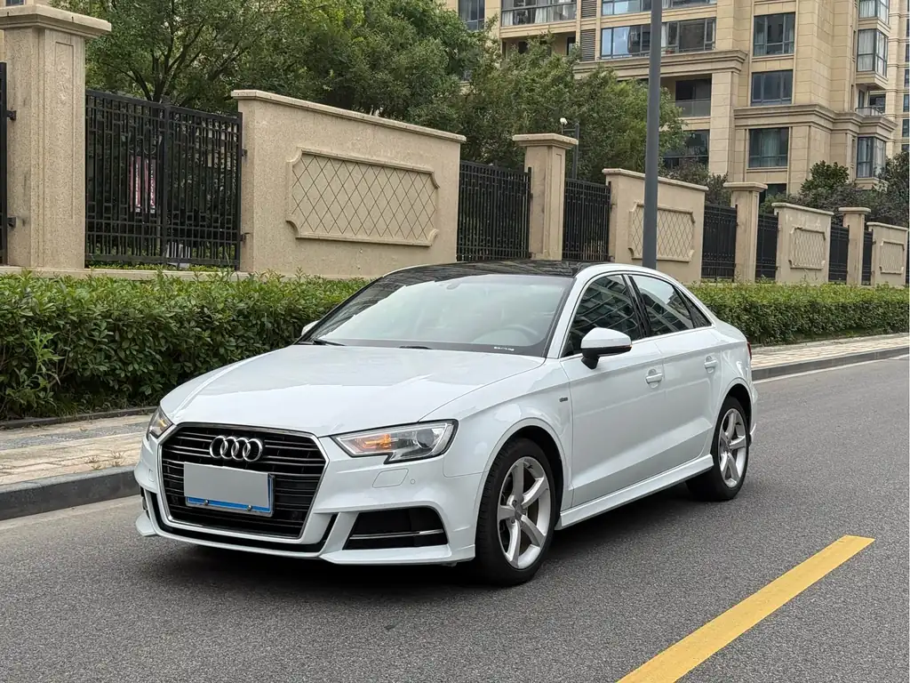 Audi A3 2017, фото 1
