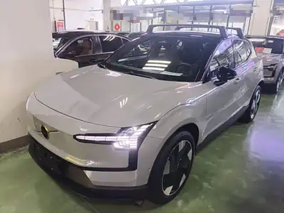 Volvo EX30 2024