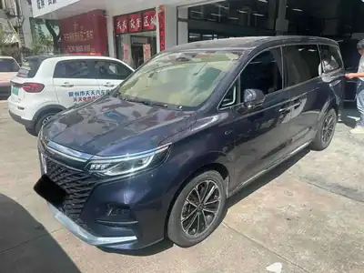Roewe iMAX8 2022