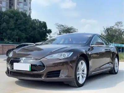 Tesla Model S 2015
