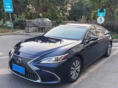 Lexus ES 2020