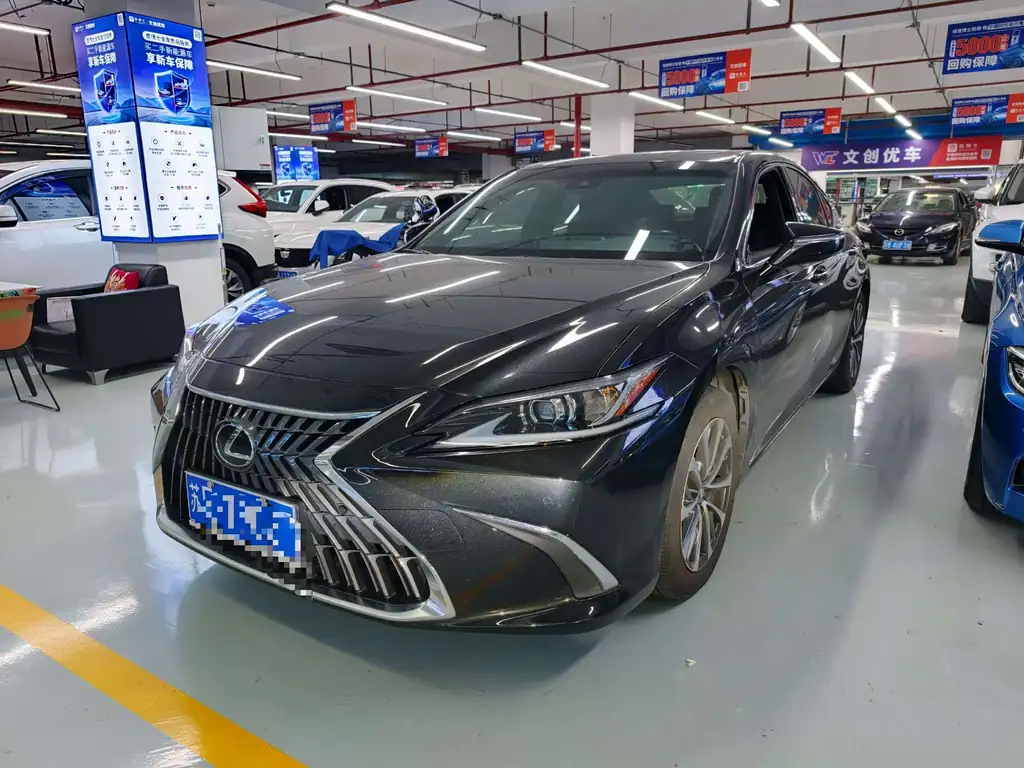 Lexus ES 2022, фото 1