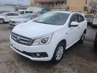 Venucia T70 2015