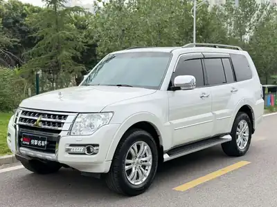 Mitsubishi Pajieluo ( (импорт) 2019