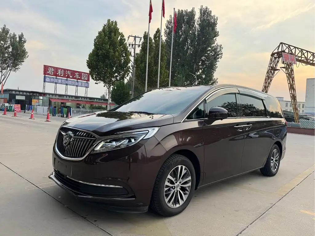 Buick GL8 2017, фото 1