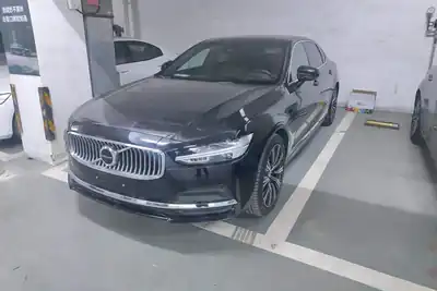 Volvo S90 2025