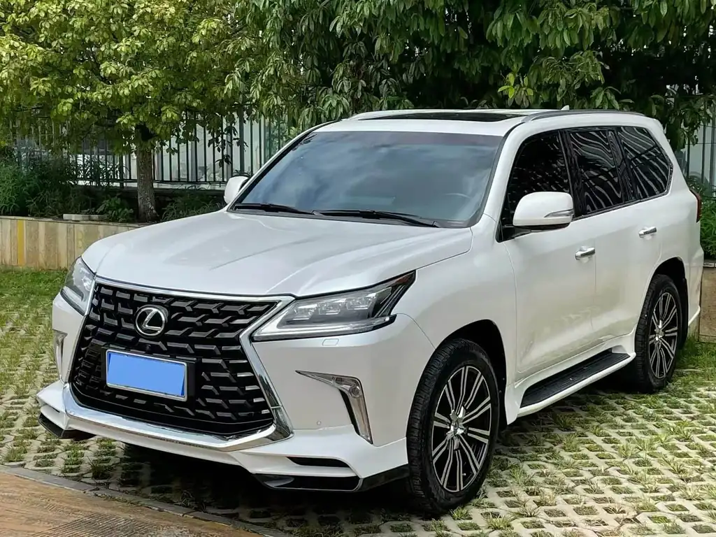 Lexus LX 2017, фото 1