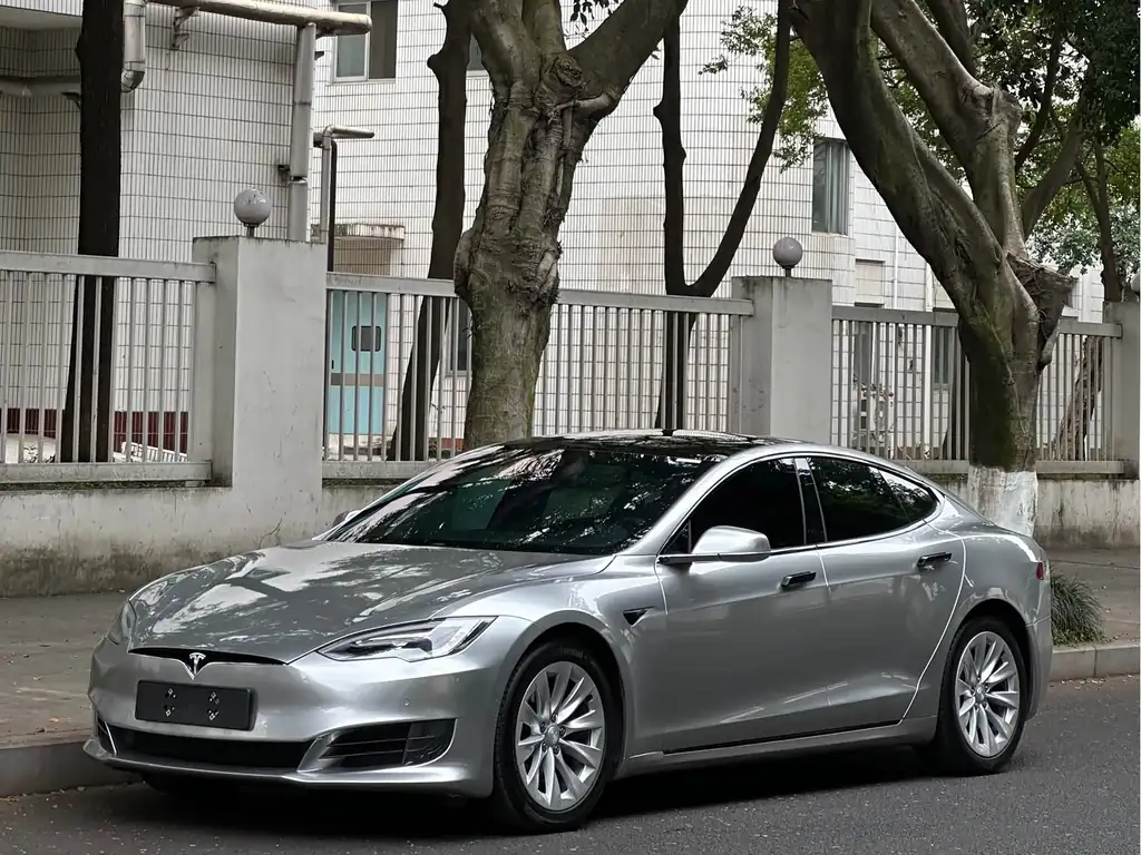 Tesla Model S 2017, фото 1