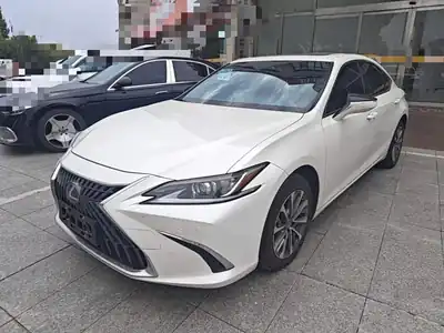 Lexus ES 2024