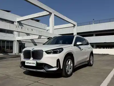 BMW iX1 2024