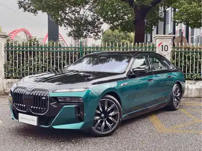 BMW i7 M70L 2024