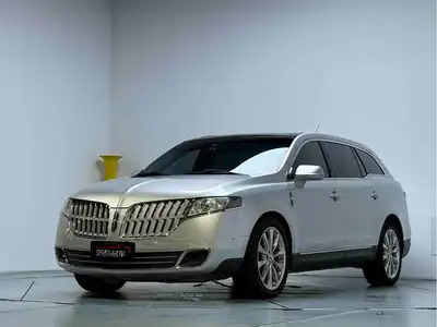 Lincoln MKT 2014