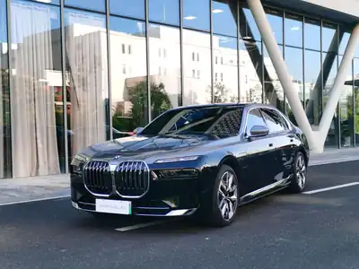 BMW i7 2024